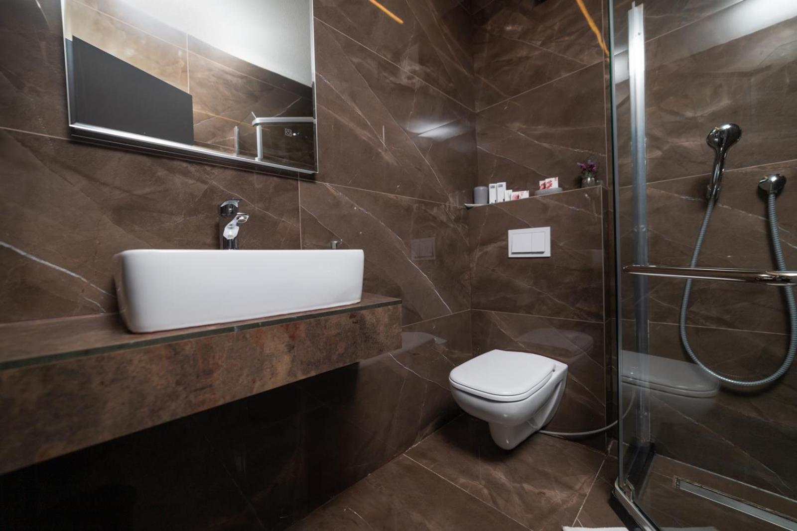 Hotel Opera Приштина Екстер'єр фото