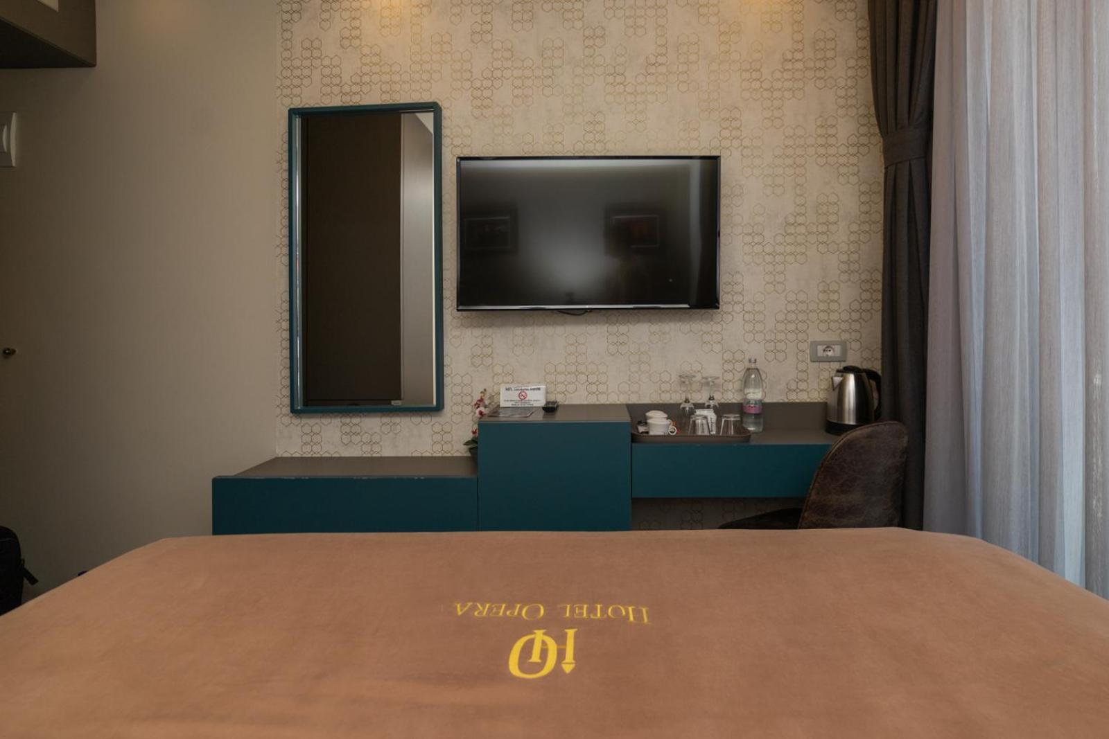 Hotel Opera Приштина Екстер'єр фото