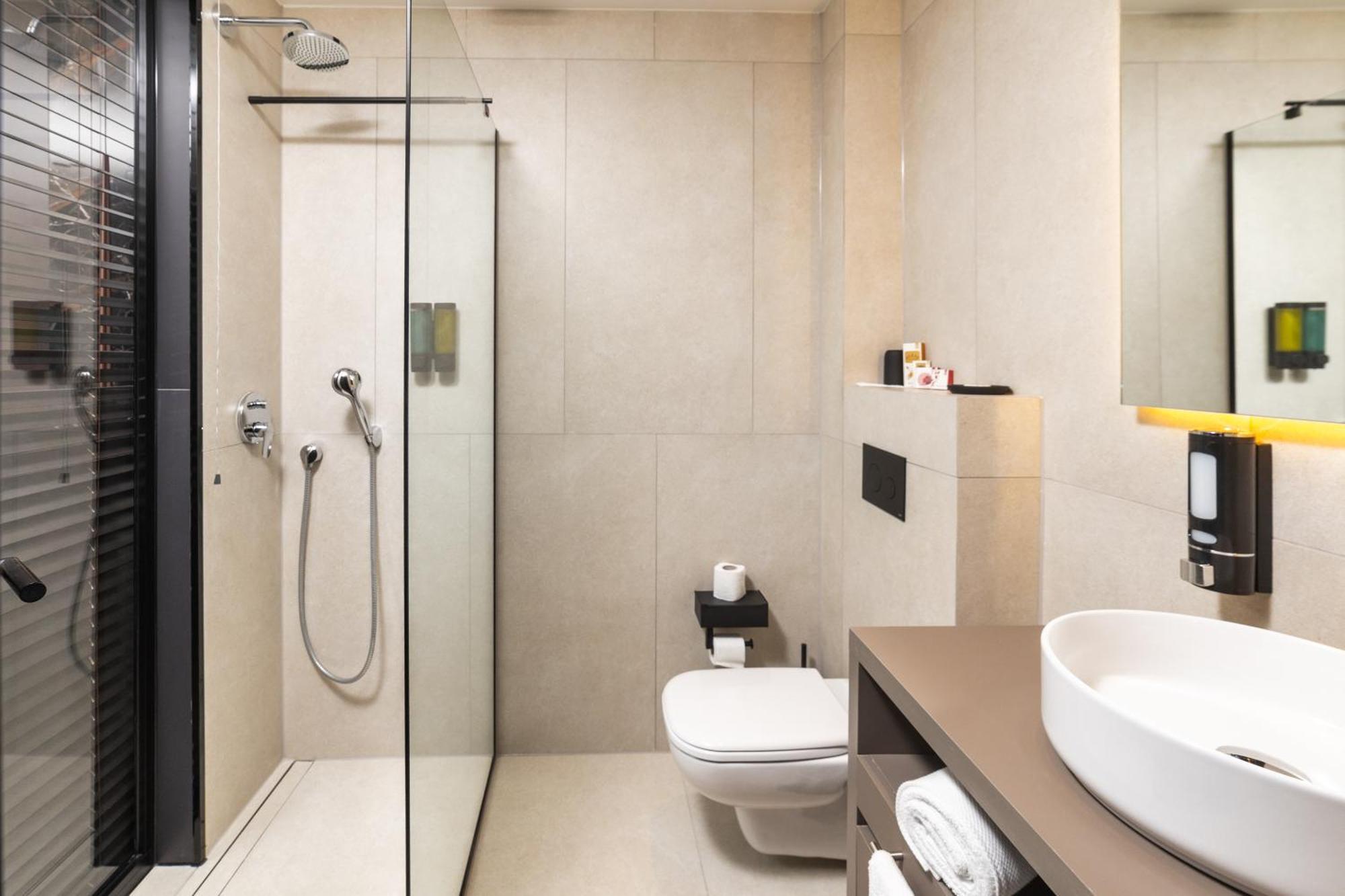 Hotel Opera Приштина Екстер'єр фото