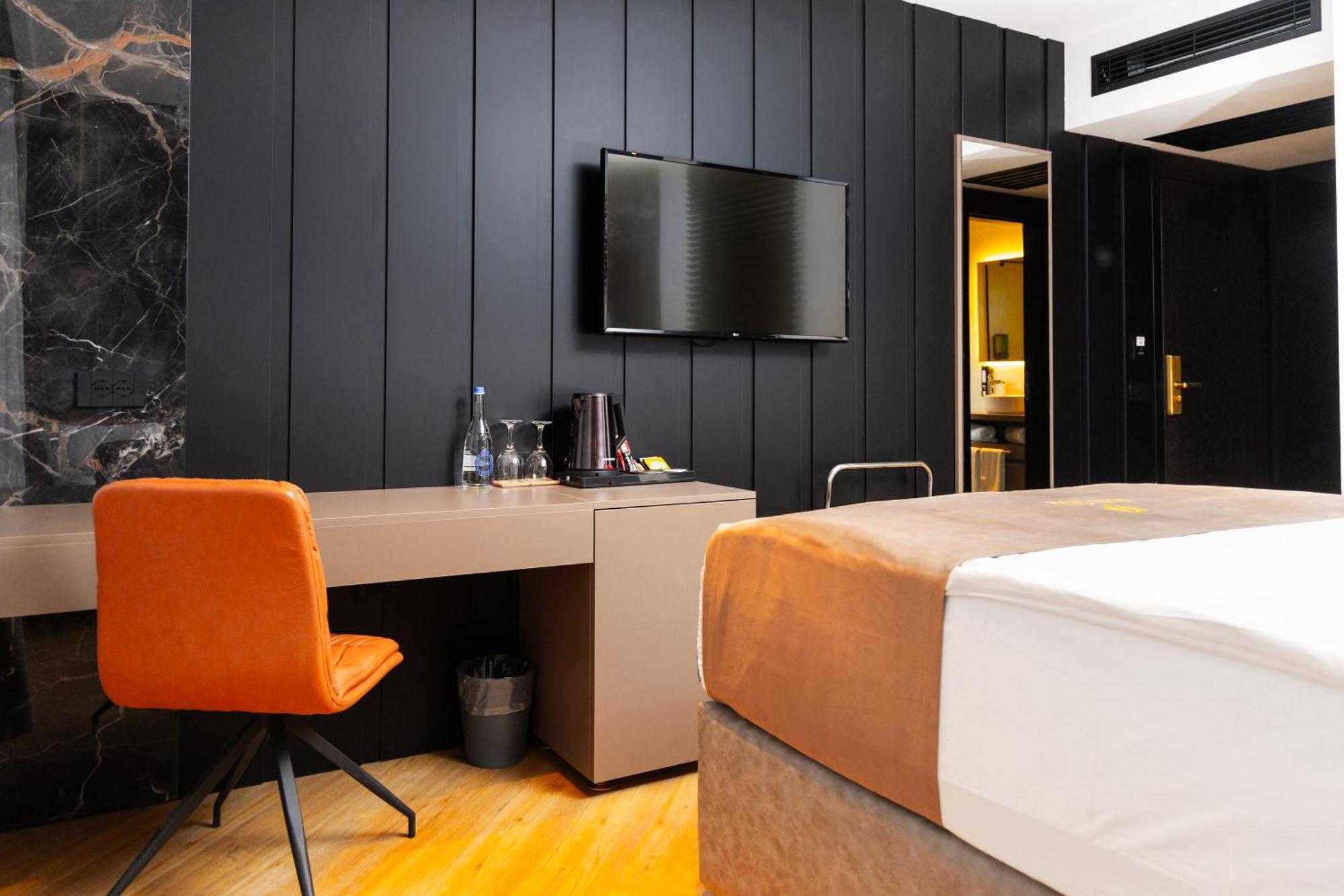 Hotel Opera Приштина Екстер'єр фото